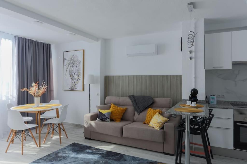 Apartamentos De Benidorm, Playa Poniente, Espana المظهر الخارجي الصورة