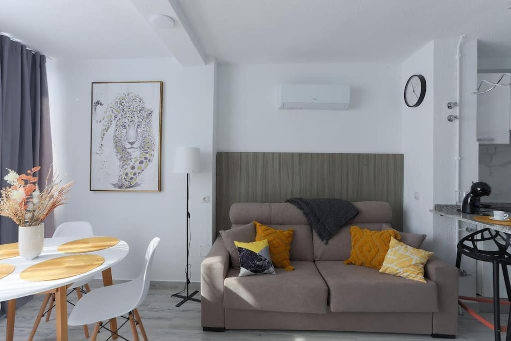 Apartamentos De Benidorm, Playa Poniente, Espana المظهر الخارجي الصورة
